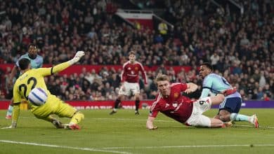 Destaque brasileiro e final emocionante marcam cl&aacute;ssico entre United x Arsenal