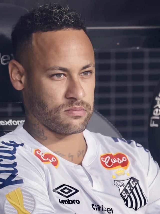 Por que Neymar n&atilde;o entrou em campo diante do Corinthians?