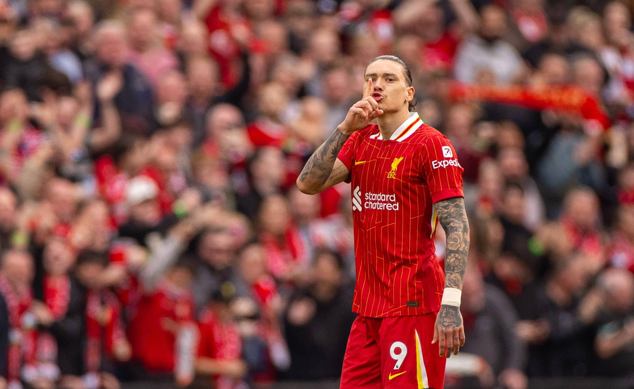 N&uacute;&ntilde;ez se redime e salva trapalhada de Alisson e Van Dijk no Liverpool