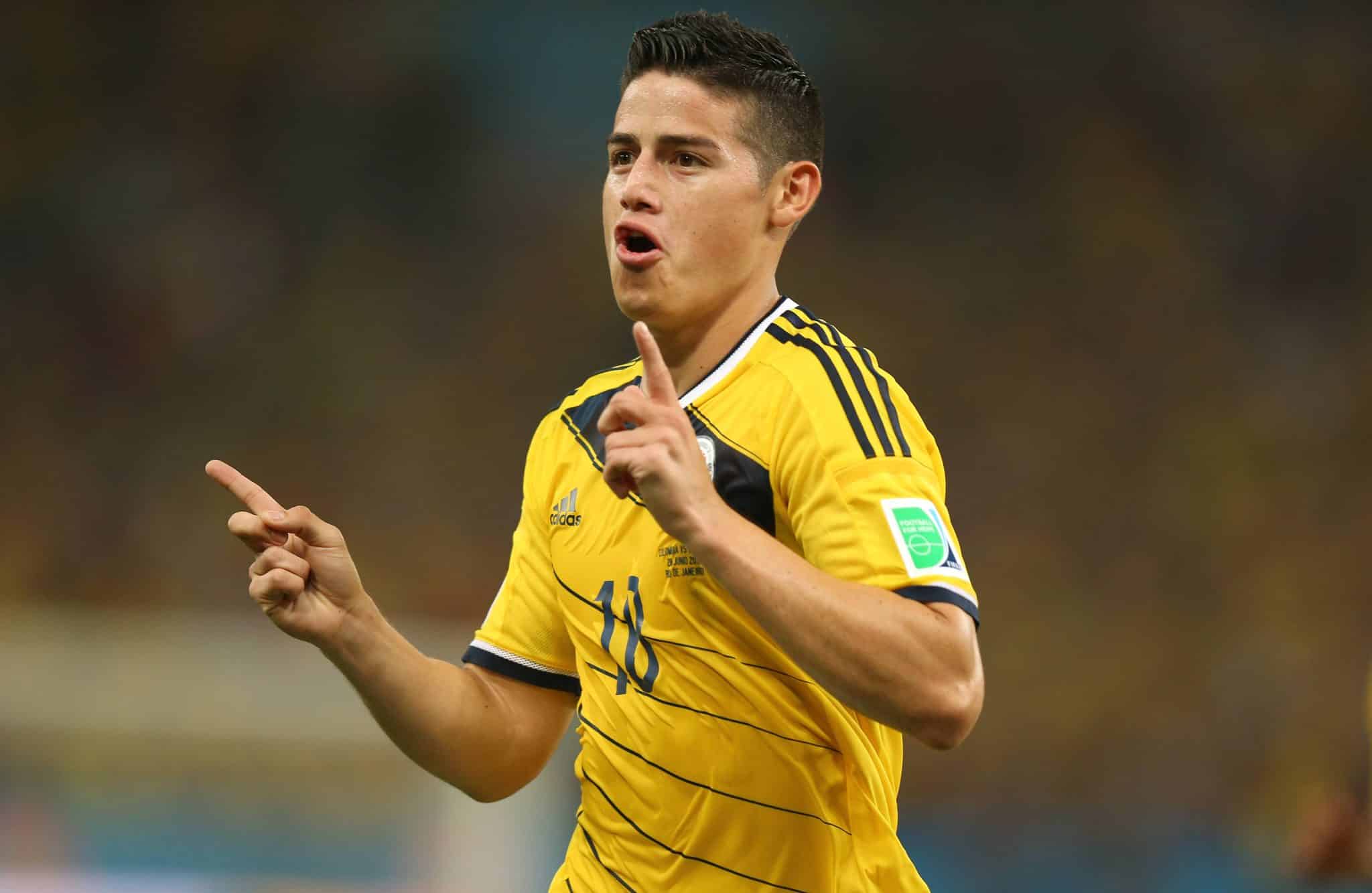 James Rodr&iacute;guez comemora gol da Col&ocirc;mbia na Copa do Mundo de 2014 
