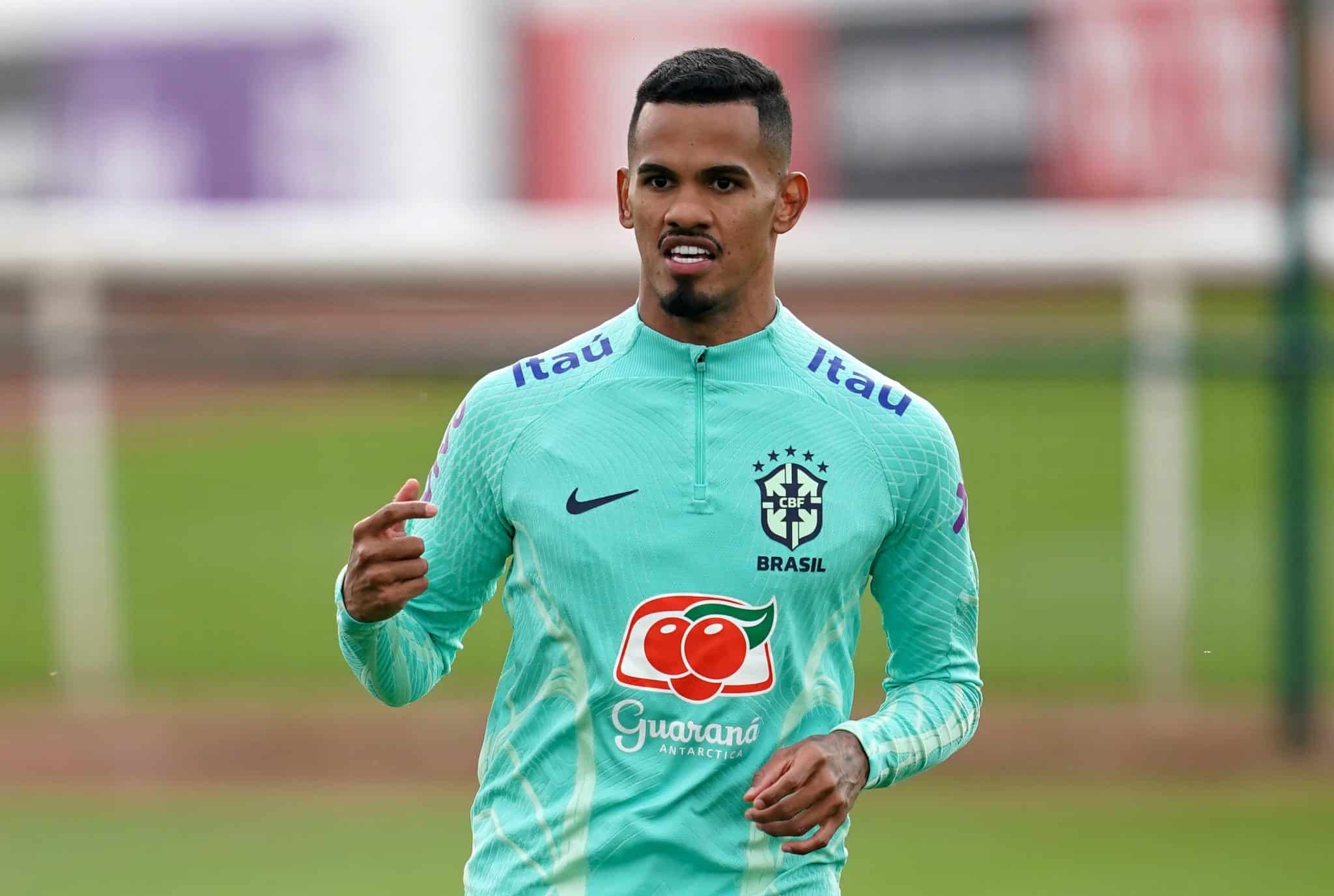 Galeno durante treino da sele&ccedil;&atilde;o brasileira