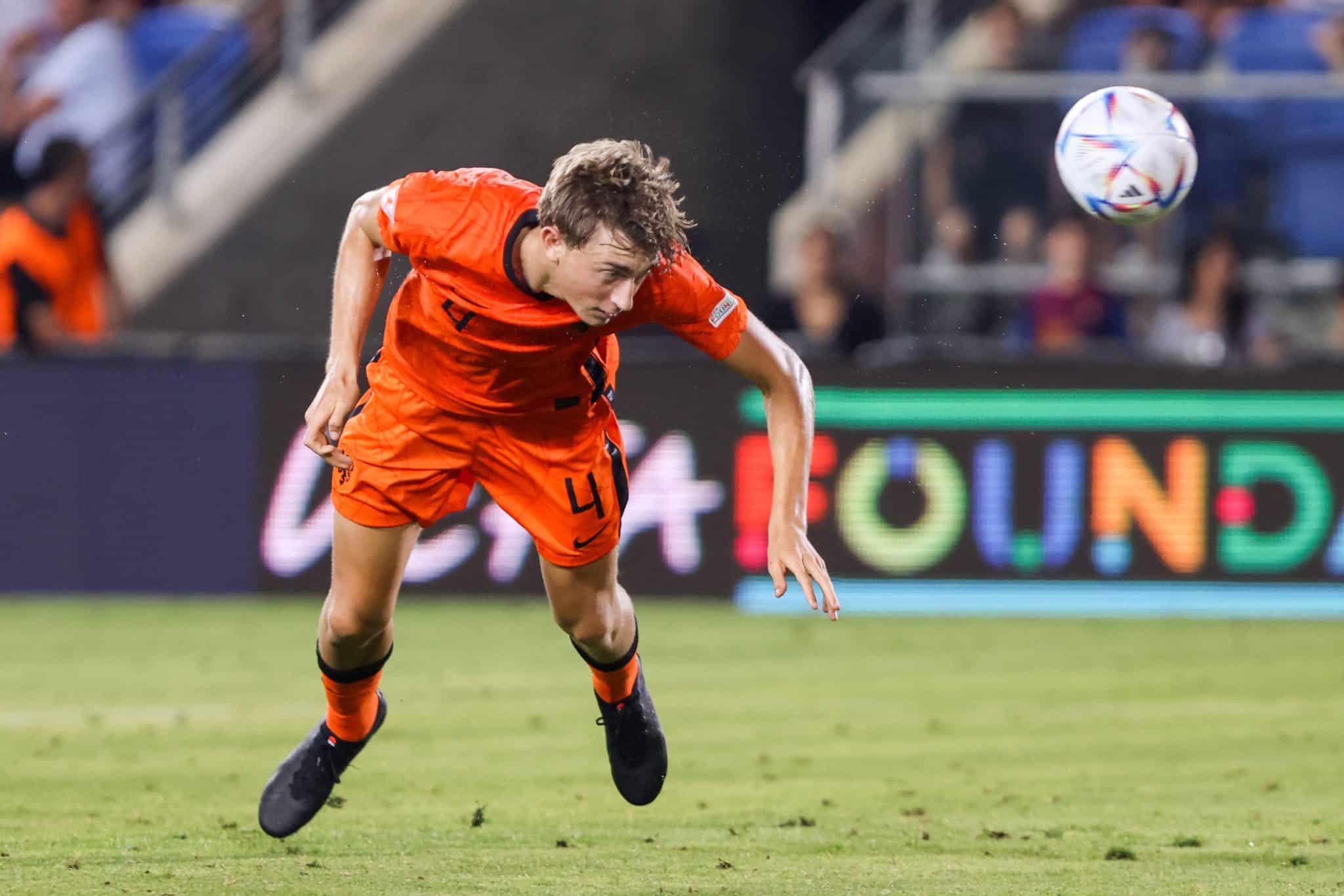 Huijsen chegou a vestir a camisa da Holanda nas divis&otilde;es inferiores Foto: (Imago)