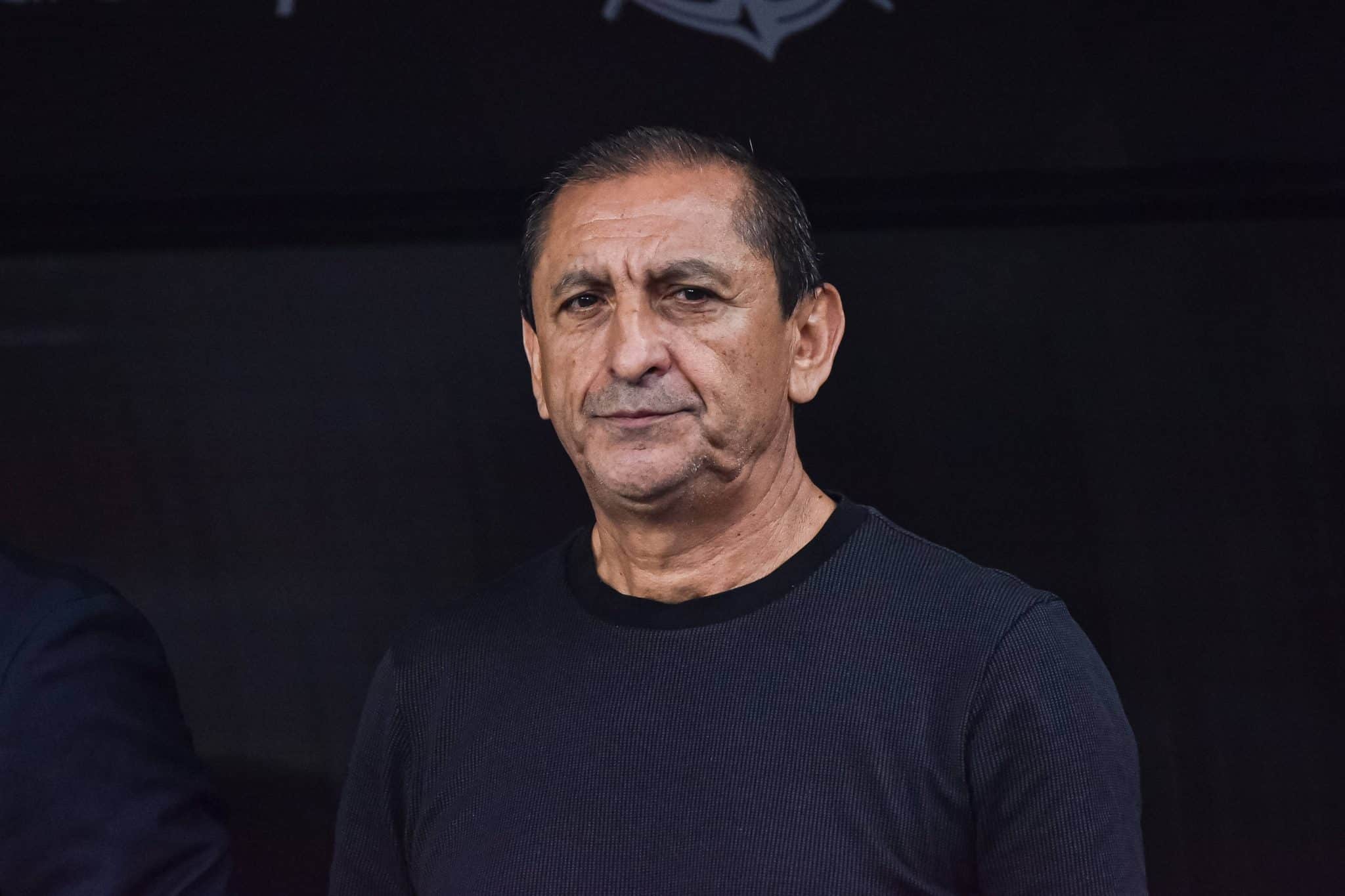 Ram&oacute;n Diaz responde &agrave; primeira consulta do Santos, que segue em busca de treinador