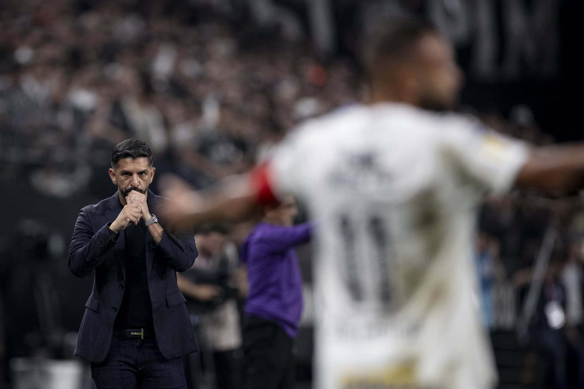 Promessa cumprida por Neymar a auxiliar do Corinthians envolveu at&eacute; Messi