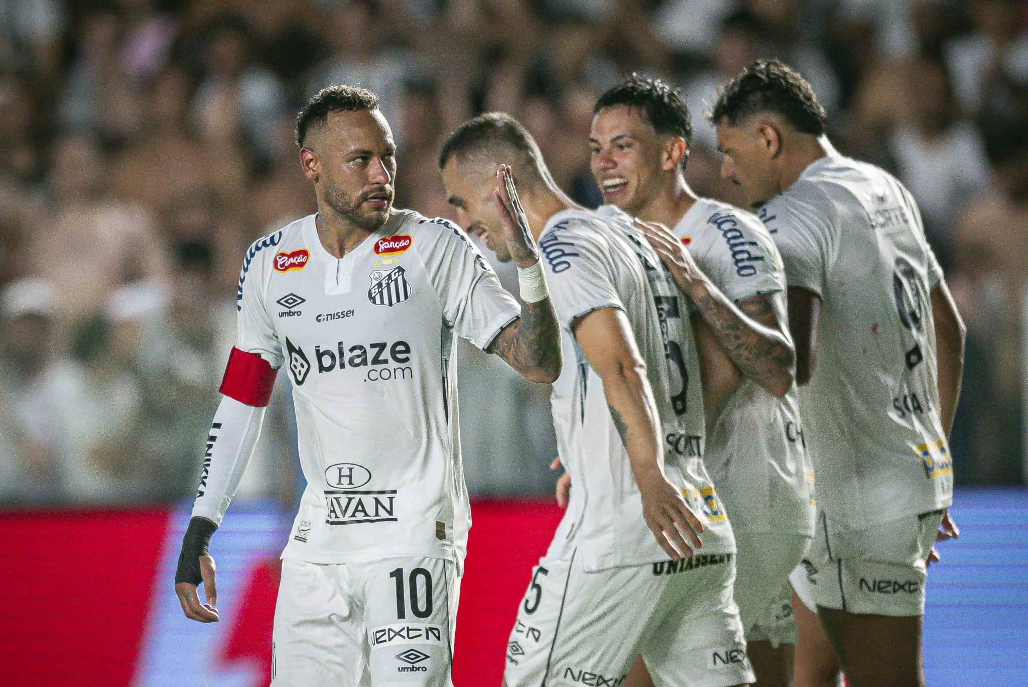 Neymar comemorando gol pelo Santos. Foto: Imago