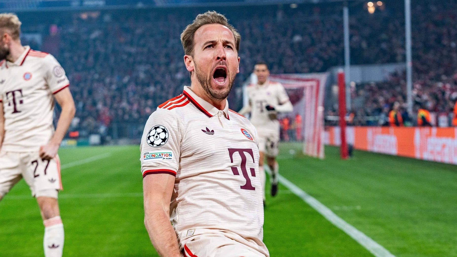 Harry Kane celebra gol pelo Bayern de Munique