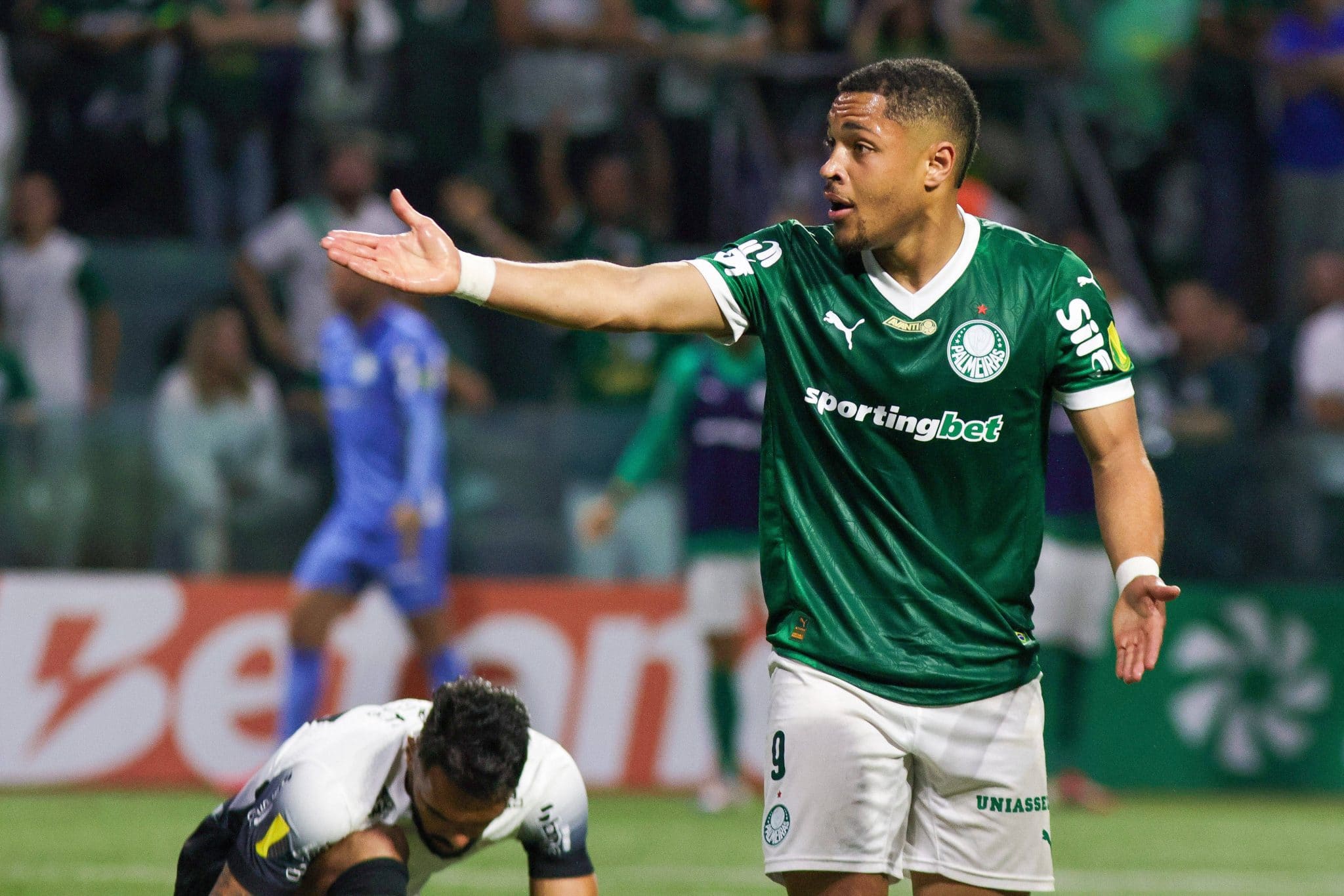 Vitor Roque durante jogo entre Palmeiras e Corinthians (Foto: Imago)