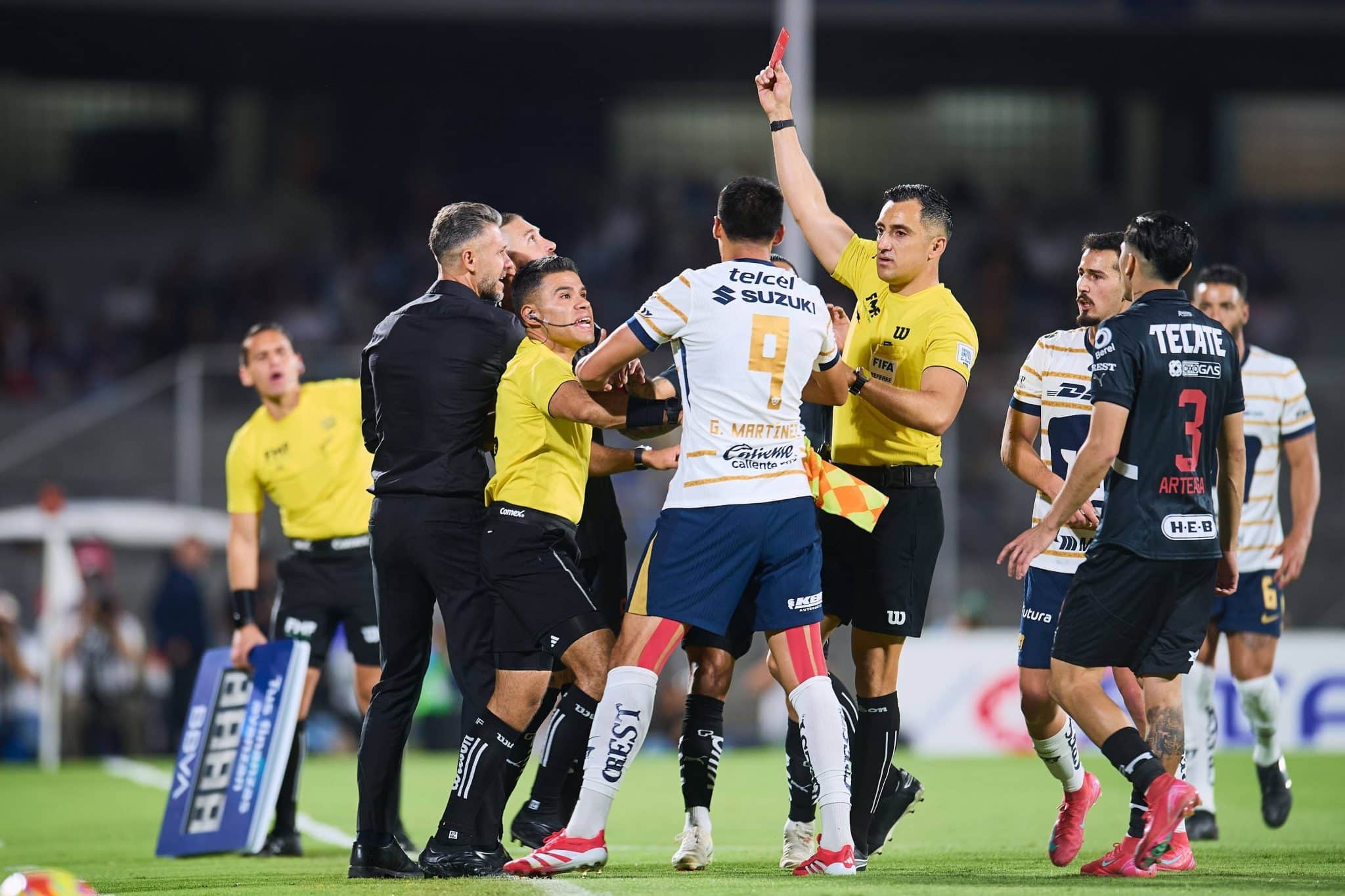 Sergio Ramos durante expuls&atilde;o no Monterrey Foto: (Imago)