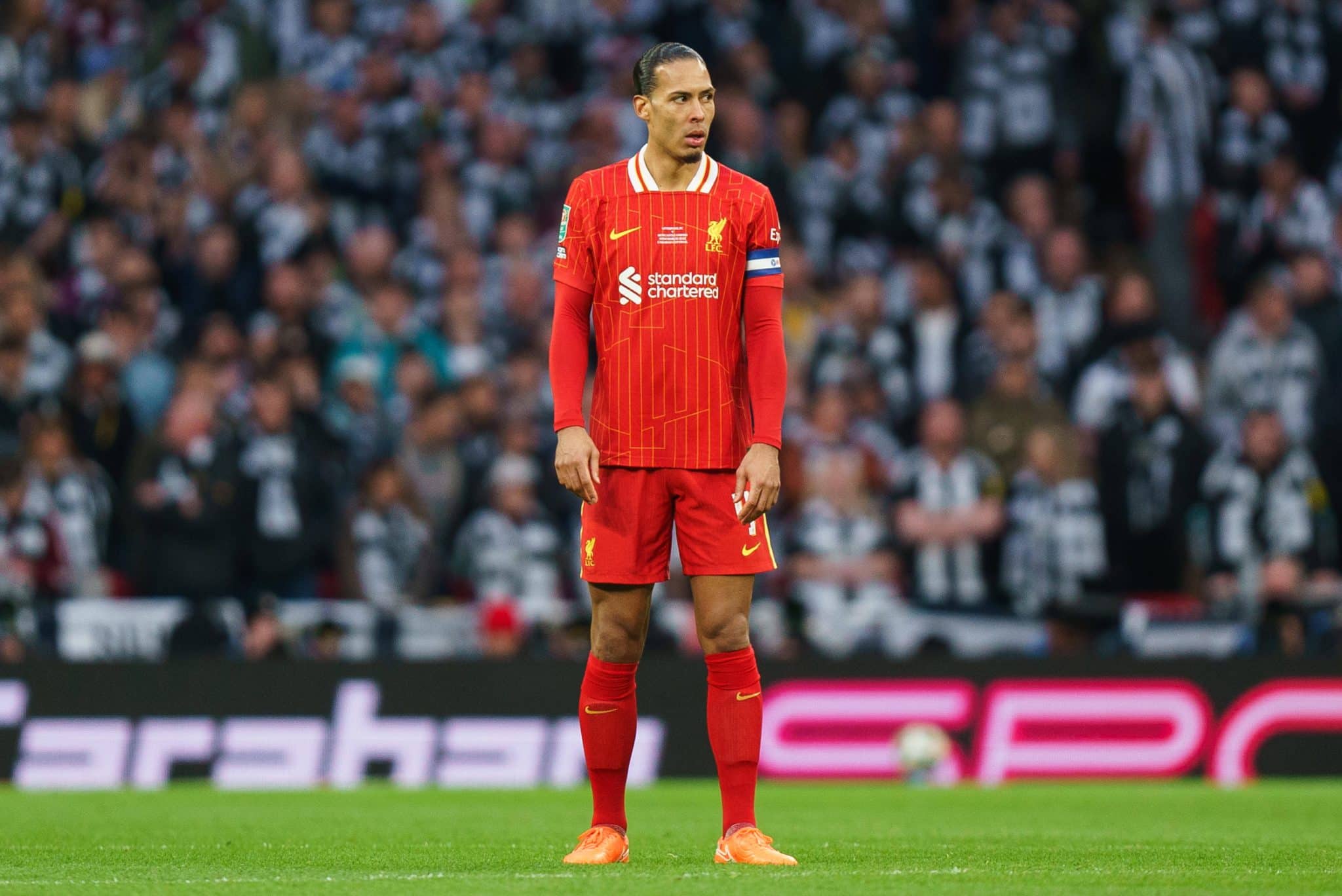 Van Dijk em a&ccedil;&atilde;o pelo Liverpool