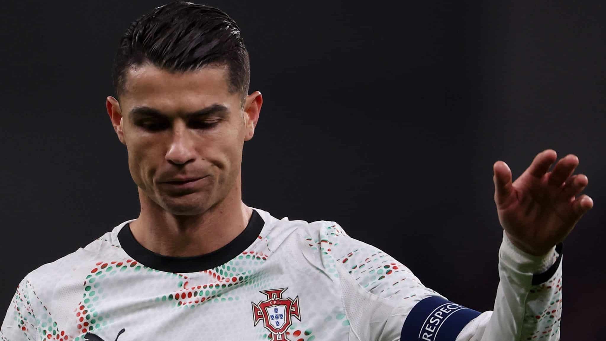 Lenda do Liverpool pede Cristiano Ronaldo fora da Copa: &lsquo;Est&aacute; na hora de outro ter chance&rsquo;