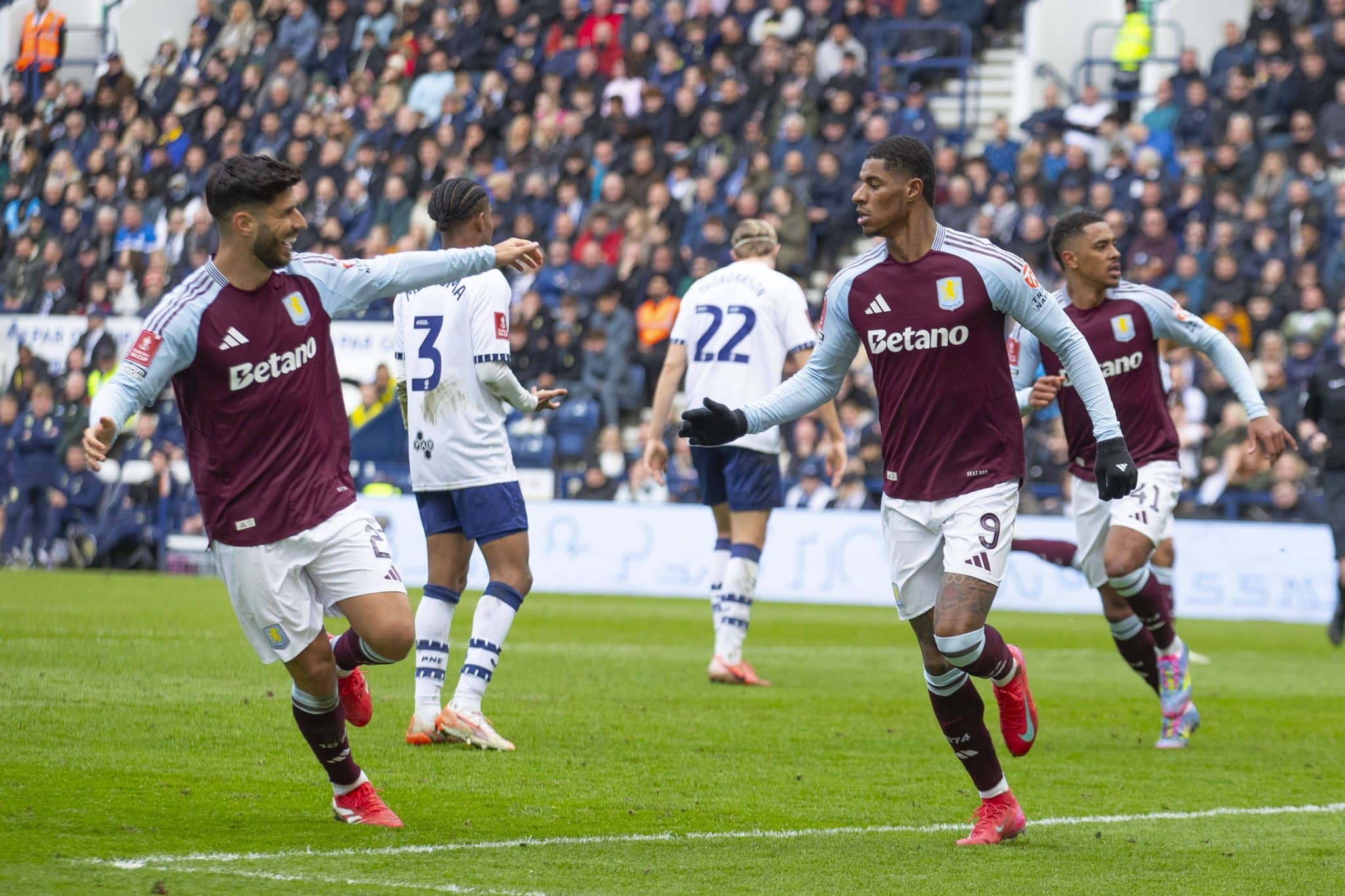 Asensio e Rashford reencontraram o bom futebol no Villa (Foto; Imago)