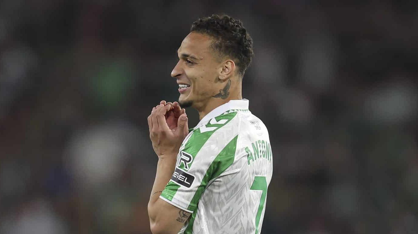 &Iacute;dolo pede &lsquo;vaquinha&rsquo; para contratar Antony ap&oacute;s Betis vencer cl&aacute;ssico com gol de ex-Inter