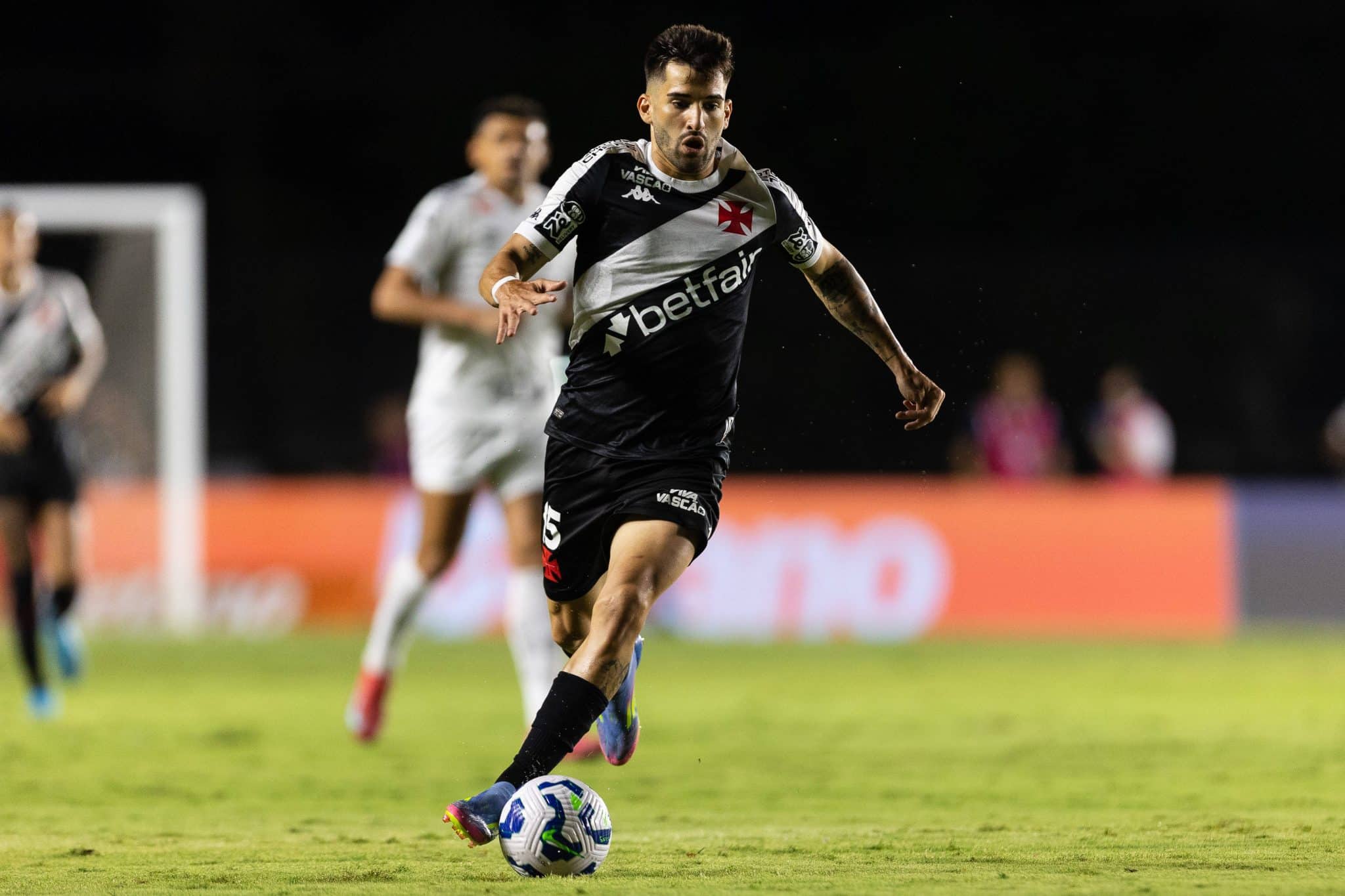 Garr&eacute; fez o seu quarto jogo com a camisa do Vasco e o primeiro como titular (Foto: Imago)