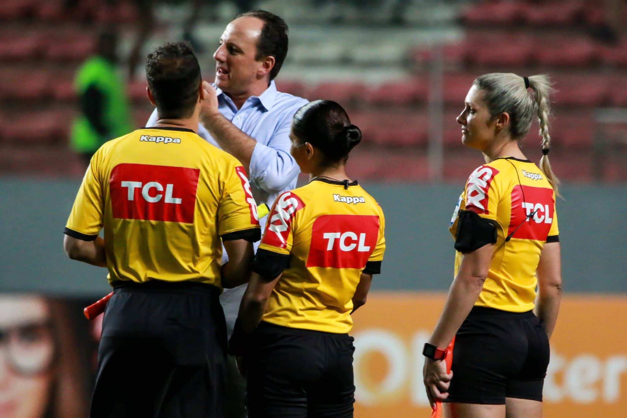 Ceni quer um comportamento mais respeitoso para com a arbitragem brasileira Foto: (Imago)