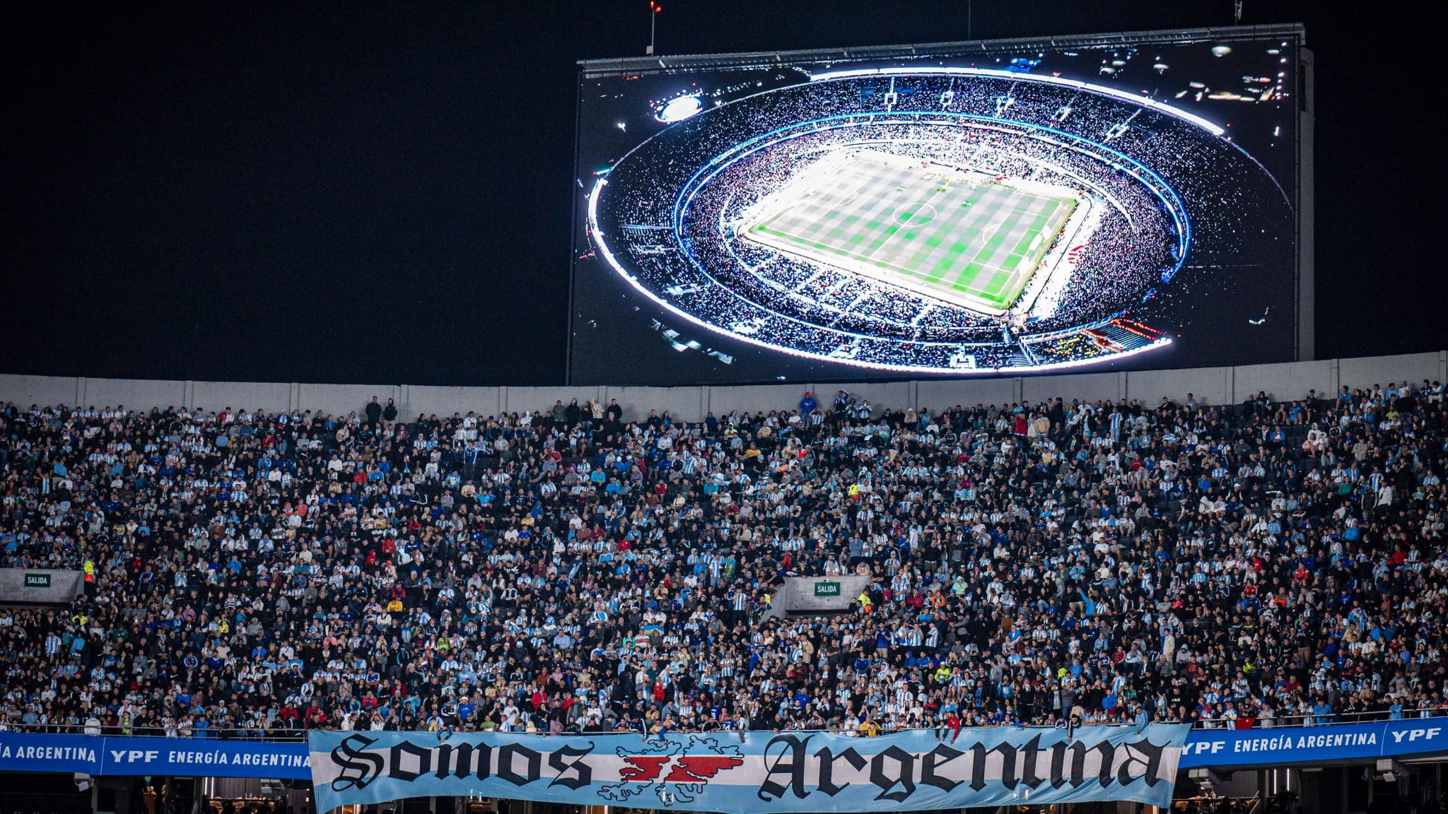 Argentinos festejam &lsquo;morte do Brasil&rsquo; em goleada com Monumental longe de ser caldeir&atilde;o