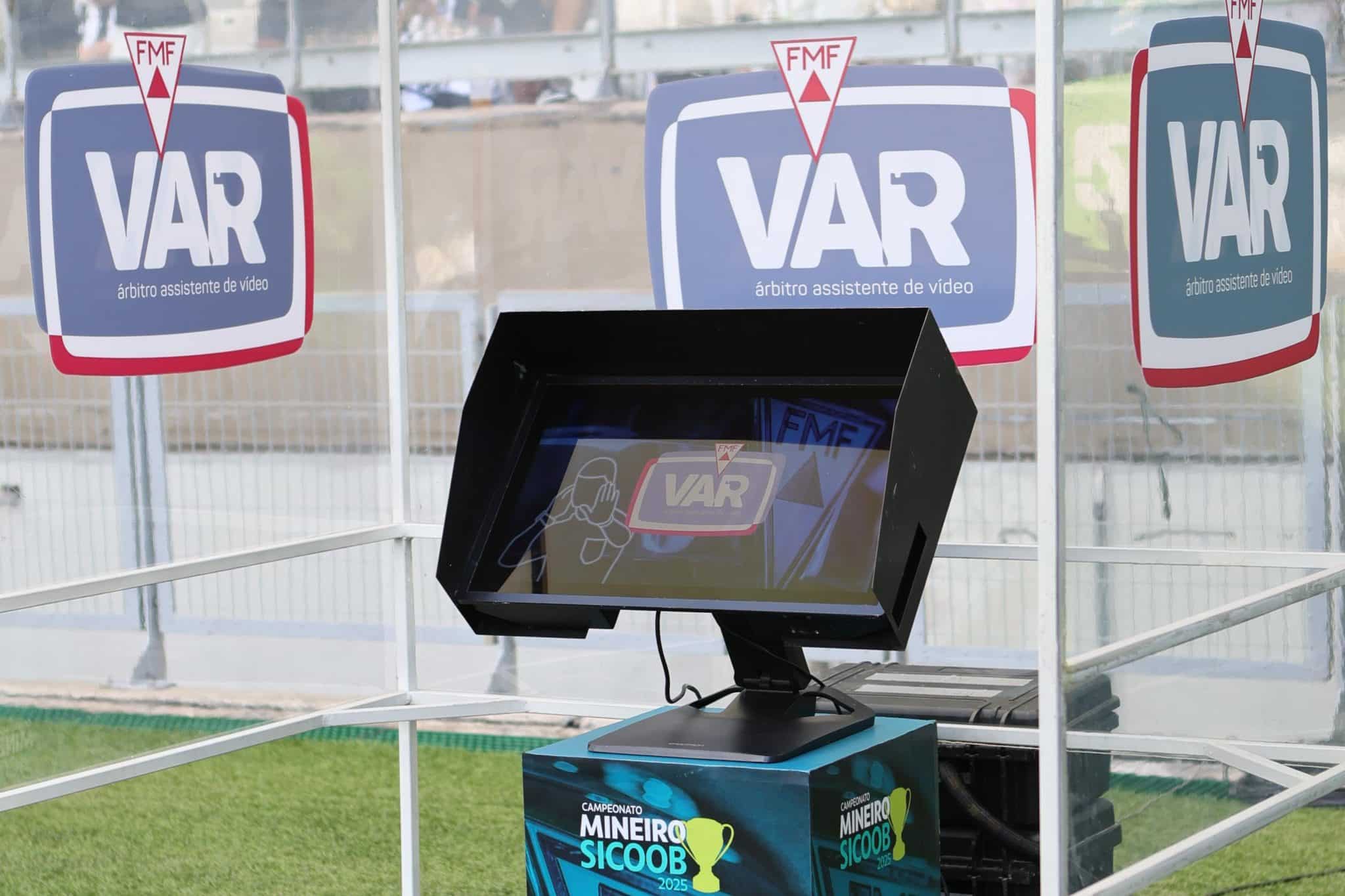 Entenda as pol&ecirc;micas com a arbitragem nas finais de Mineiro e Gauch&atilde;o