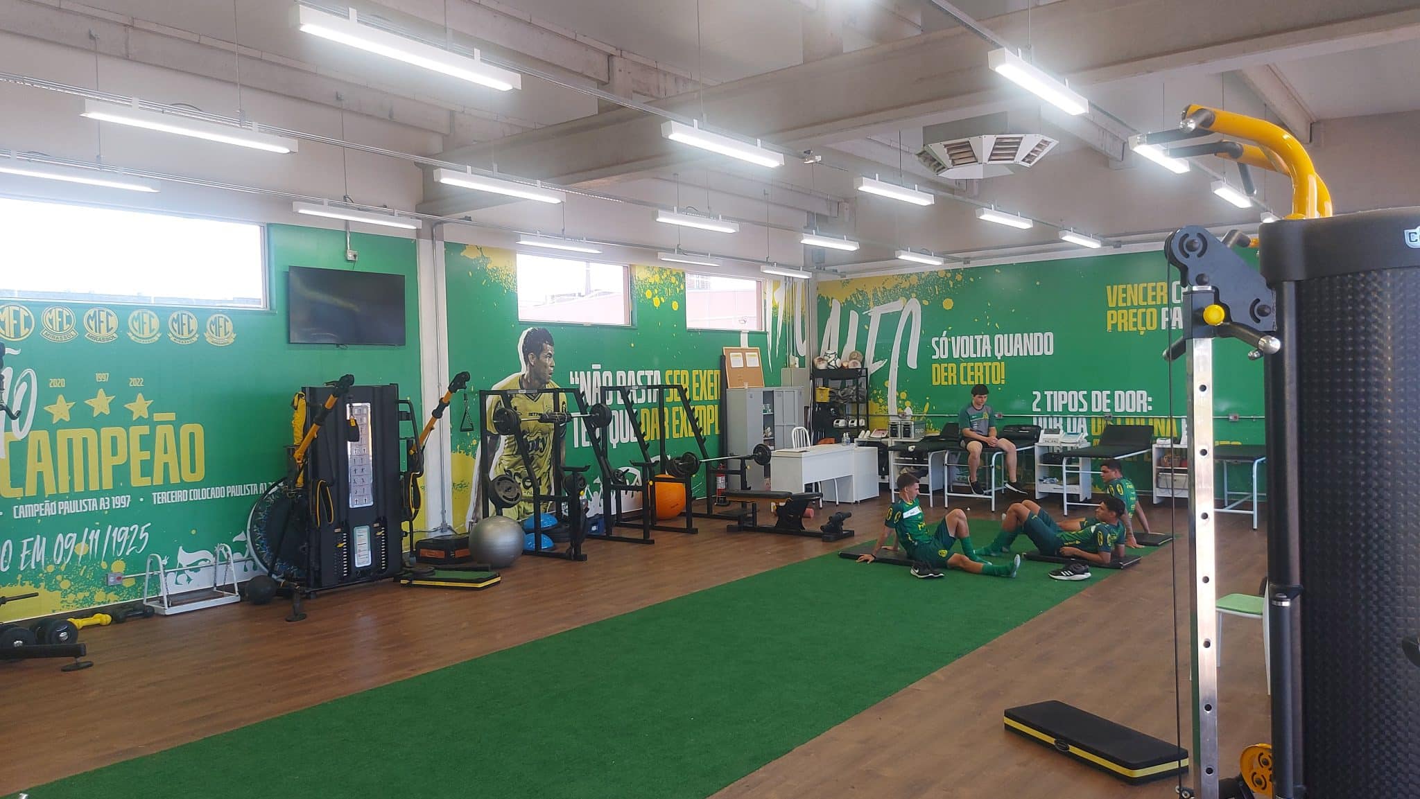 Academia no CT do MIrassol 