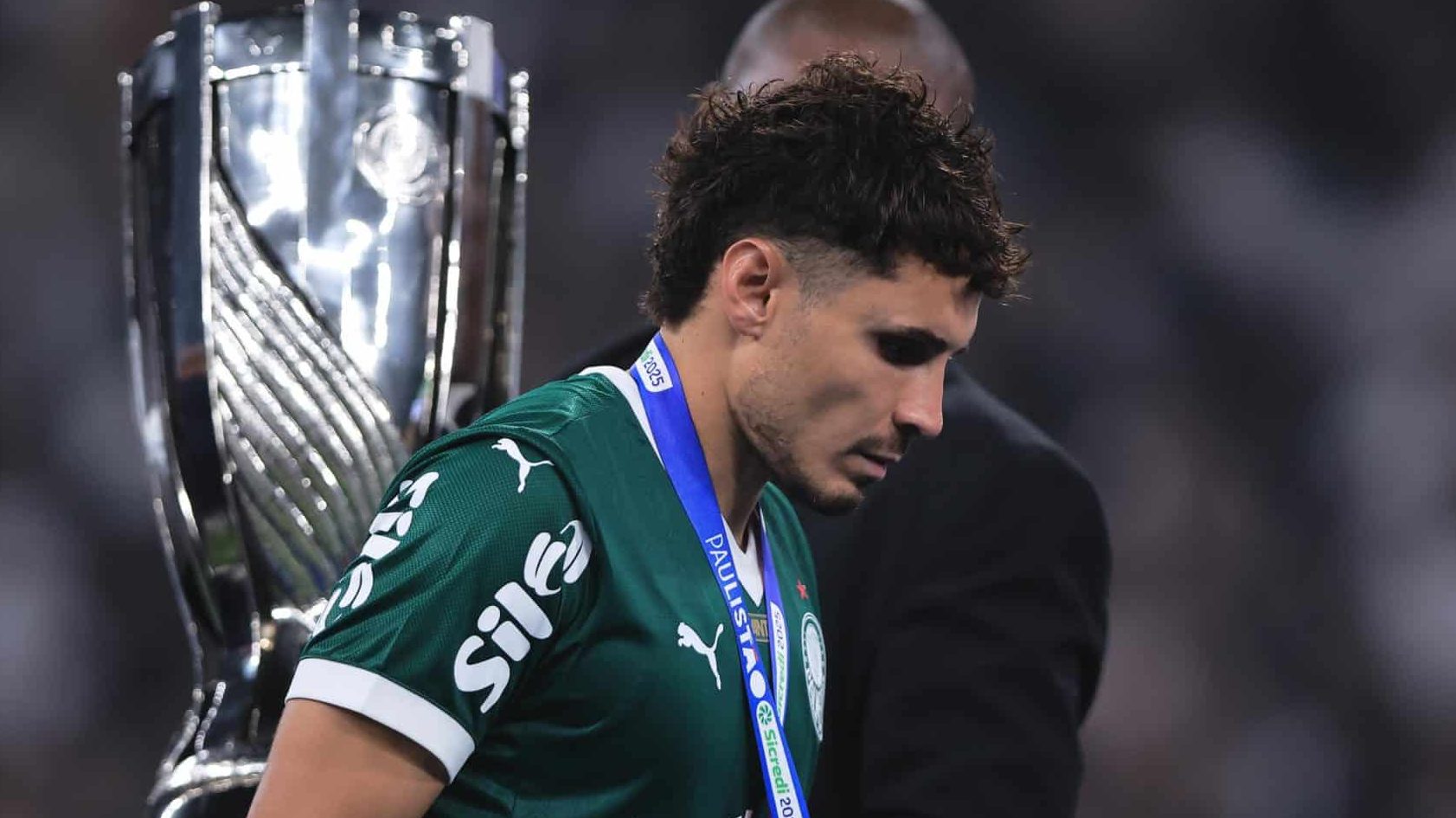 O que sabemos sobre Raphael Veiga: Sa&iacute;da do Palmeiras, promessa, les&atilde;o e substitutos