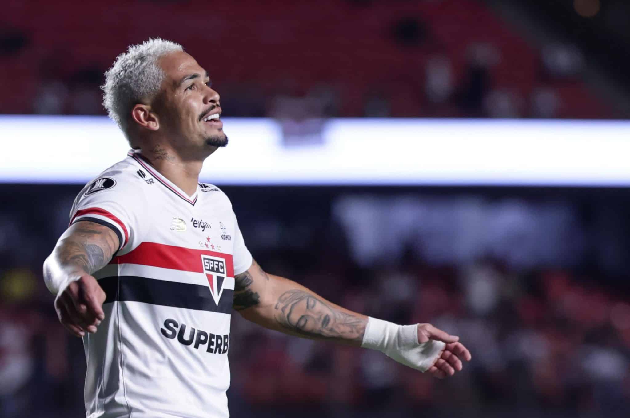 Luciano em a&ccedil;&atilde;o pelo S&atilde;o Paulo no Morumbis