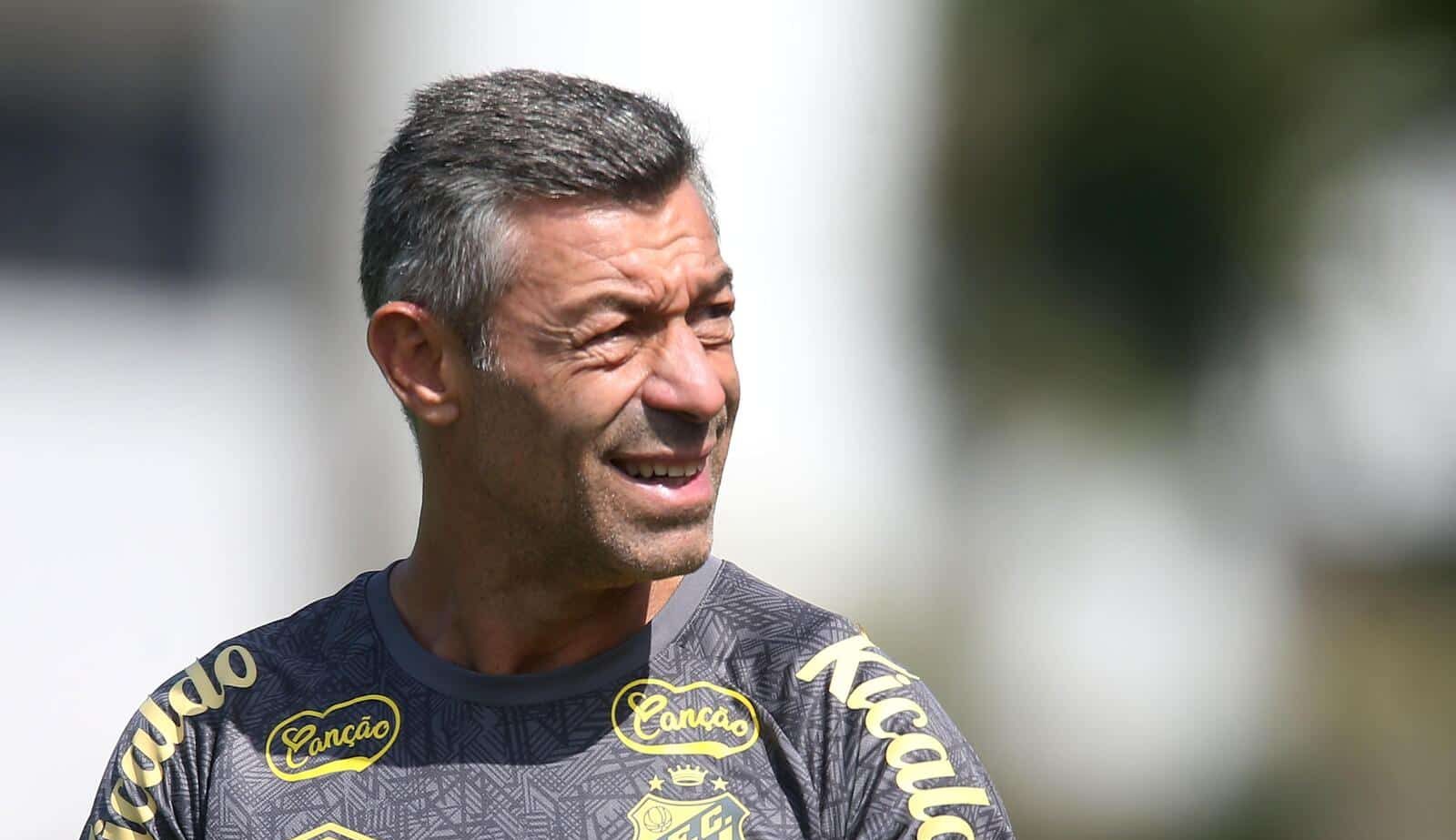 Rescis&atilde;o de Pedro Caixinha pode atrapalhar registro de futuro t&eacute;cnico do Santos?