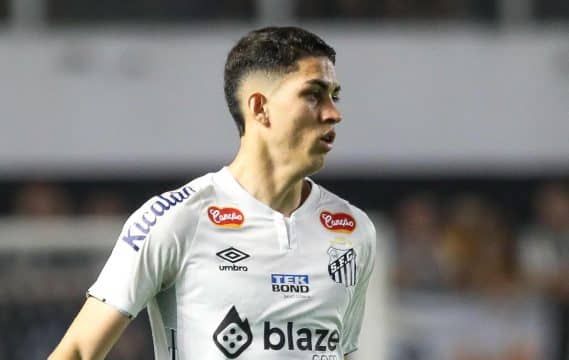 Venda de Jair ao Botafogo pode resultar em transfer ban ao Santos