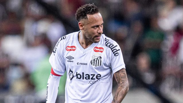 Negocia&ccedil;&atilde;o com casa de apostas esfria e Santos segue &agrave; procura de patrocinador m&aacute;ster