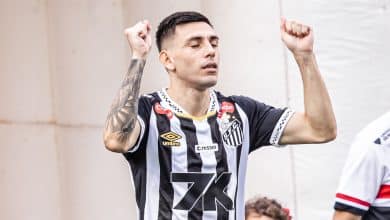 Tempo de contrato e valores: Os detalhes do novo patroc&iacute;nio m&aacute;ster do Santos