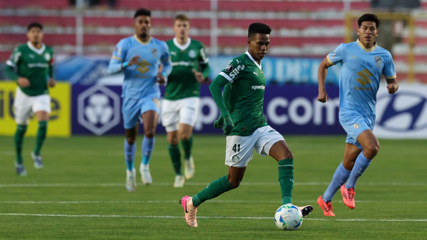 Est&ecirc;v&atilde;o parte para cima do Bol&iacute;var 