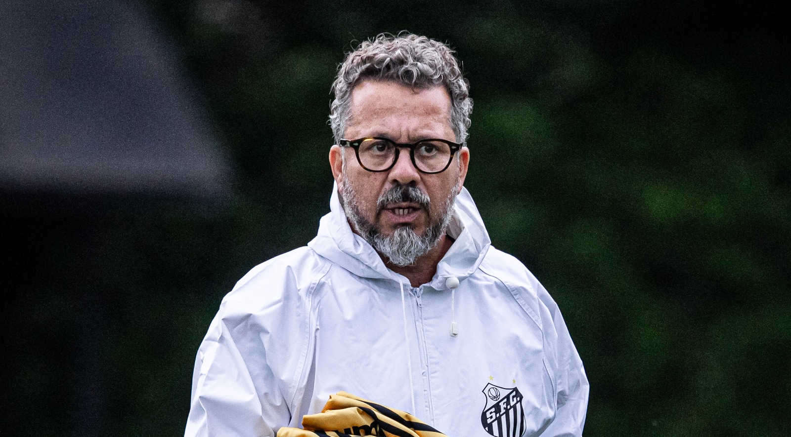 O que esperar de Cl&eacute;ber Xavier no Santos? Ex-jogadores e t&eacute;cnicos opinam