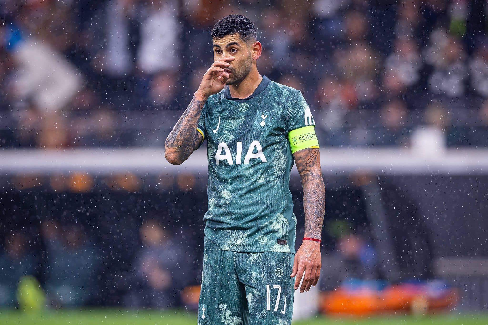 Cristian Romero em jogo do Tottenham na Europa League