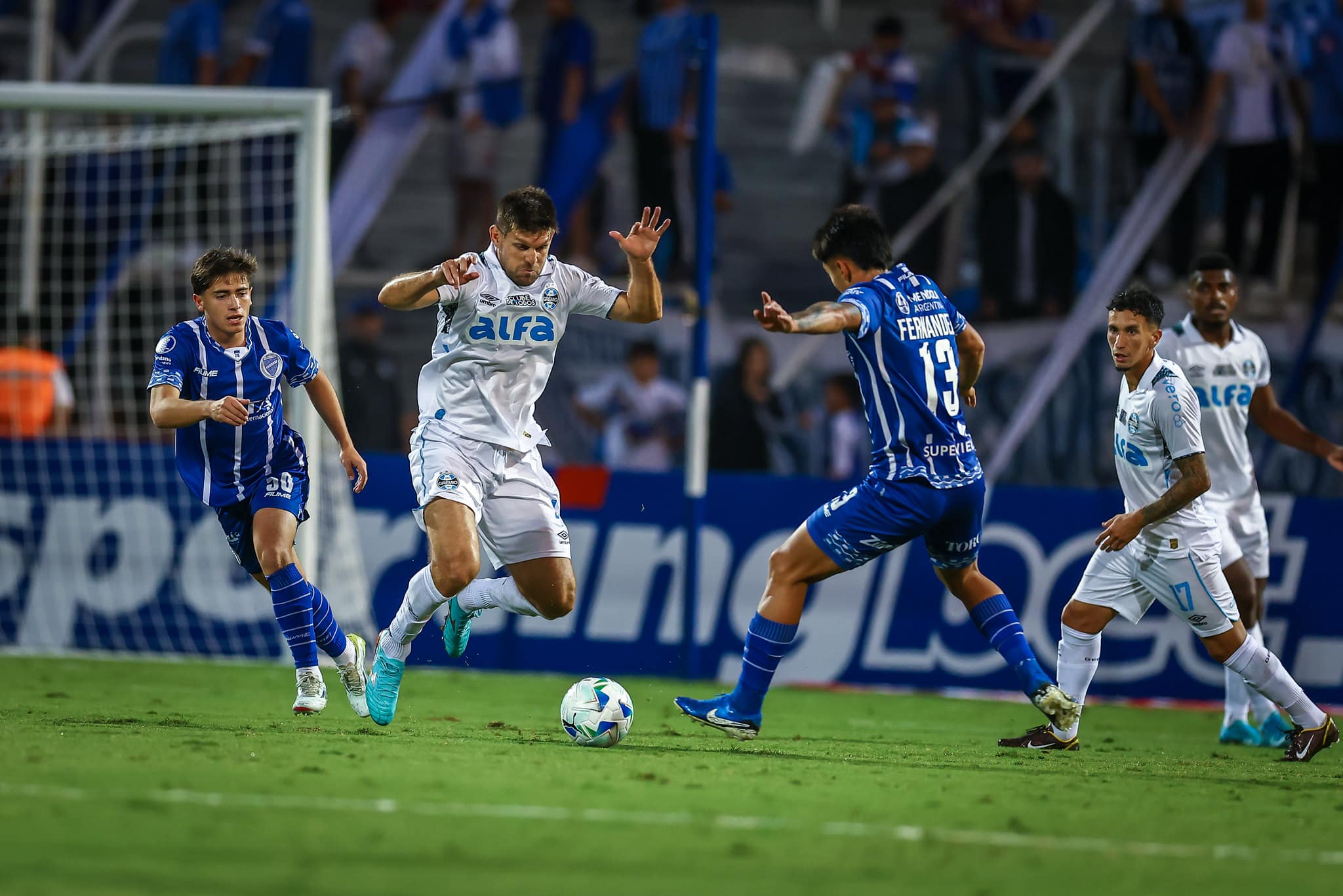 Kannemann fez boa partida, mas o Gr&ecirc;mio apresentou problemas defensivos (Foto: Lucas Uebel/Gr&ecirc;mio)