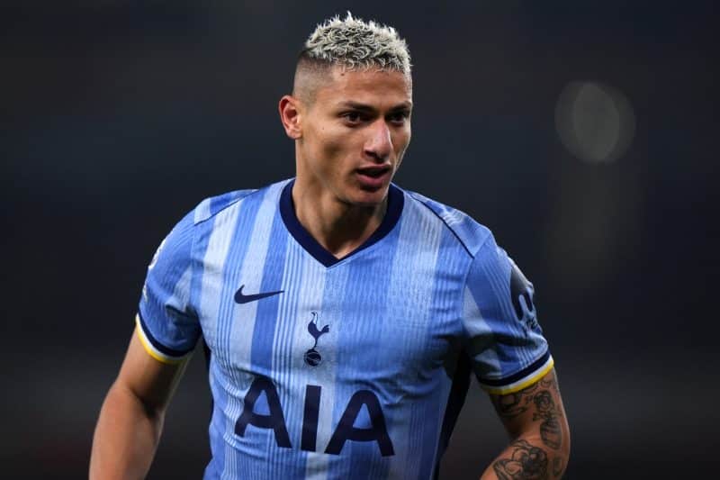 Richarlison entra em provocação e crítica joia do Liverpool após goleada em jogo do título