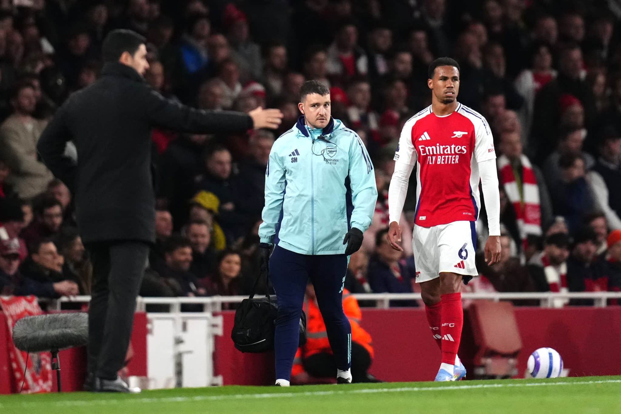 Gabriel Magalh&atilde;es ap&oacute;s ser substitu&iacute;do em Arsenal x Fulham Foto: (IconSport)