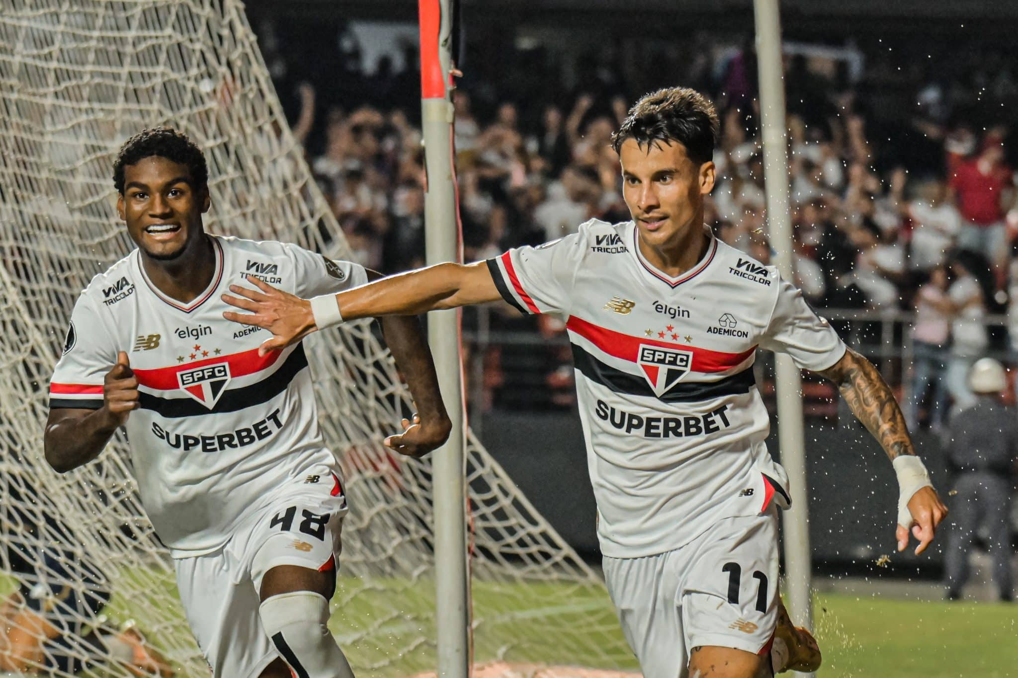 Ferreira marcou os dois gols do S&atilde;o Paulo contra o Alianza Lima 