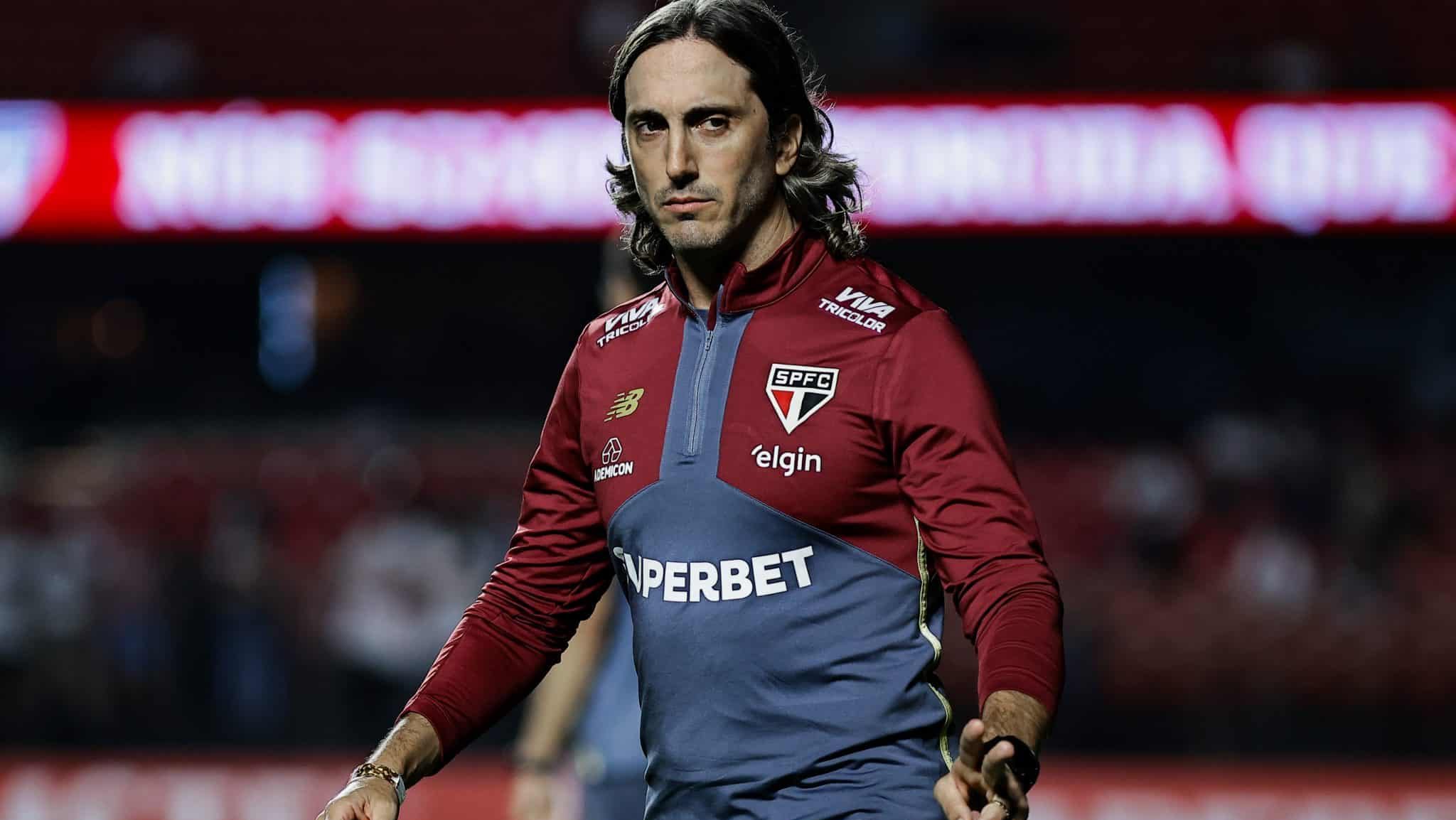 Zubeld&iacute;a recebe ultimato e tem prazo de validade para fazer S&atilde;o Paulo evoluir