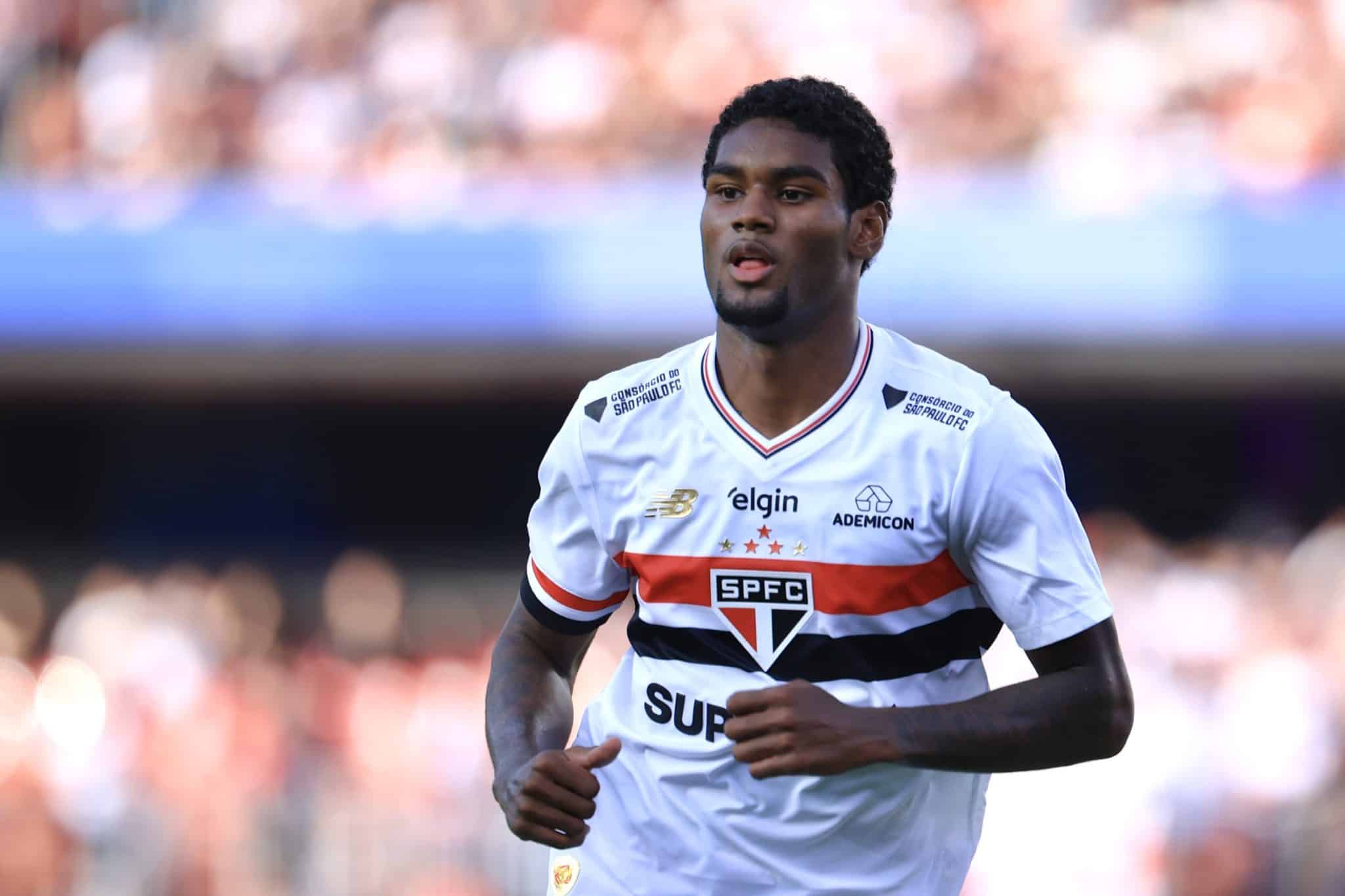 Lucas Ferreira marcou seu primeiro gol como profissional