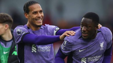 Indefinição em renovações faz Liverpool apostar em plano B para o futuro de sua defesa
