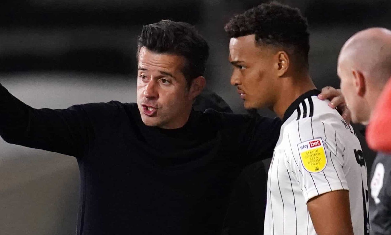Treinador do Fulham, Marco Silva, pontua evolu&ccedil;&atilde;o do brasileiro Rodrigo Muniz desde sua chegada &agrave; Premier League