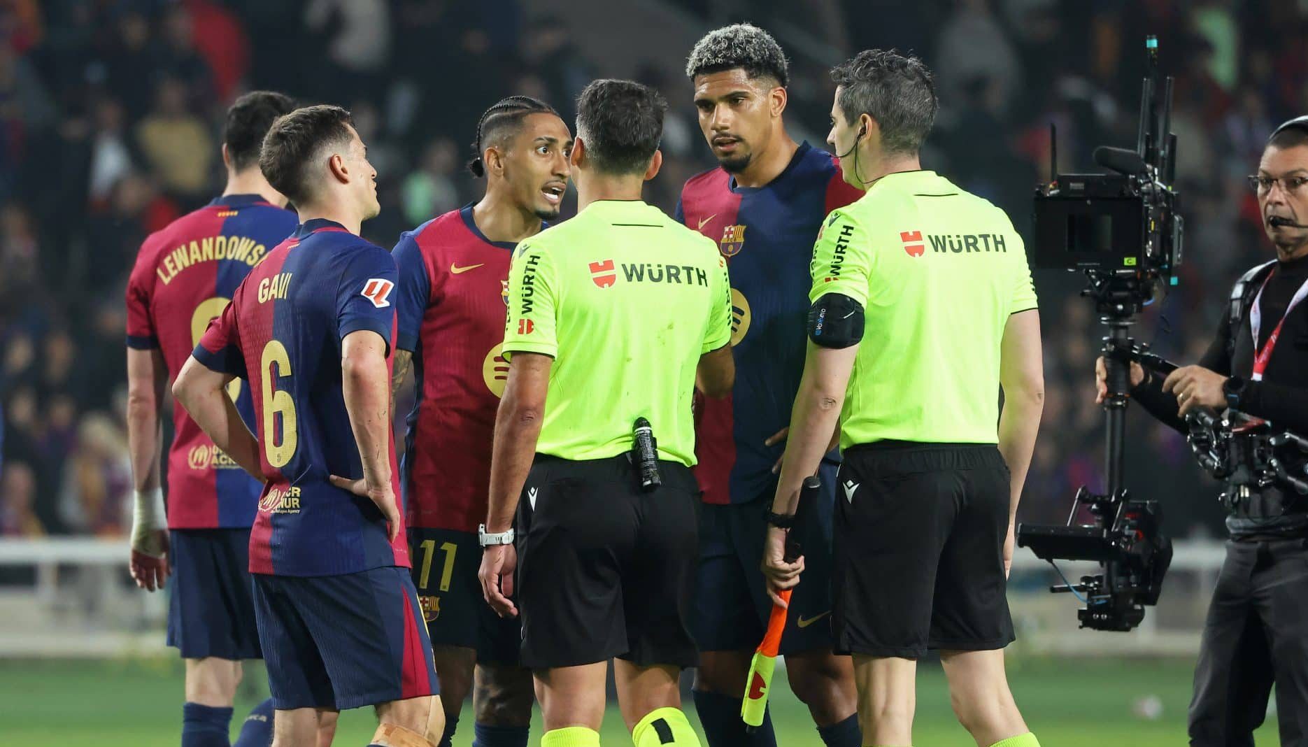 &lsquo;N&atilde;o me mande calar a boca&rsquo;: O que causou f&uacute;ria de Raphinha ap&oacute;s empate do Barcelona?