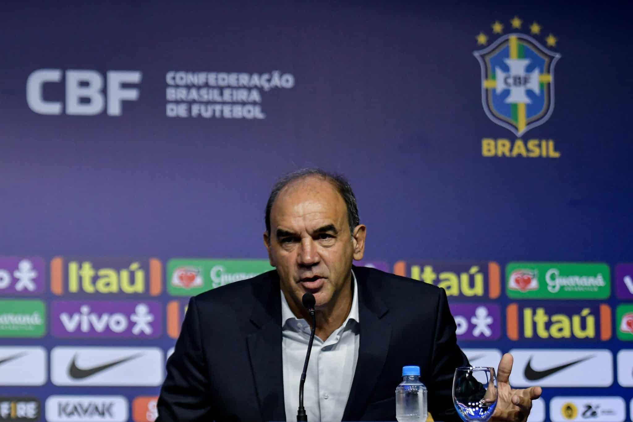 Ricardo Gomes em entrevista na CBF