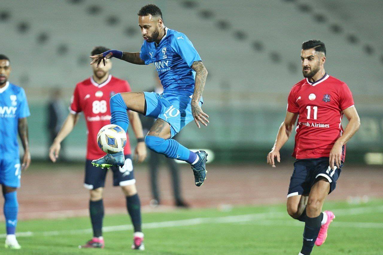 Liga Saudita cr&ecirc; que Salah &eacute; o substituto ideal para Neymar, que deixou o Al-Hilal em dire&ccedil;&atilde;o ao Santos no come&ccedil;o deste ano