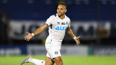 Foi gra&ccedil;as a um bate e volta europeu que Braithwaite salvou o Gr&ecirc;mio no Paraguai