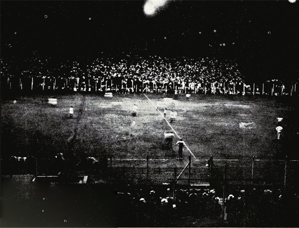 Foto: Revista 'El Gr&aacute;fico', em pesquisa do jornalista Roberto Castro, para o site 'De Chalaca'