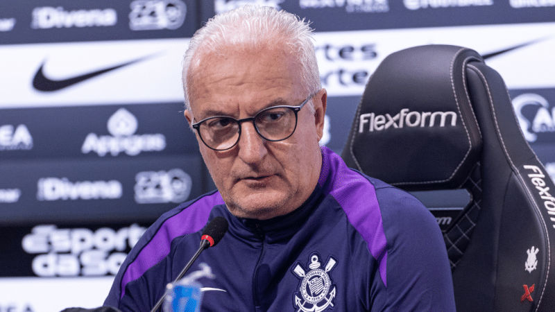 Dorival foge de bastidor político do Corinthians e abre o jogo sobre reforços
