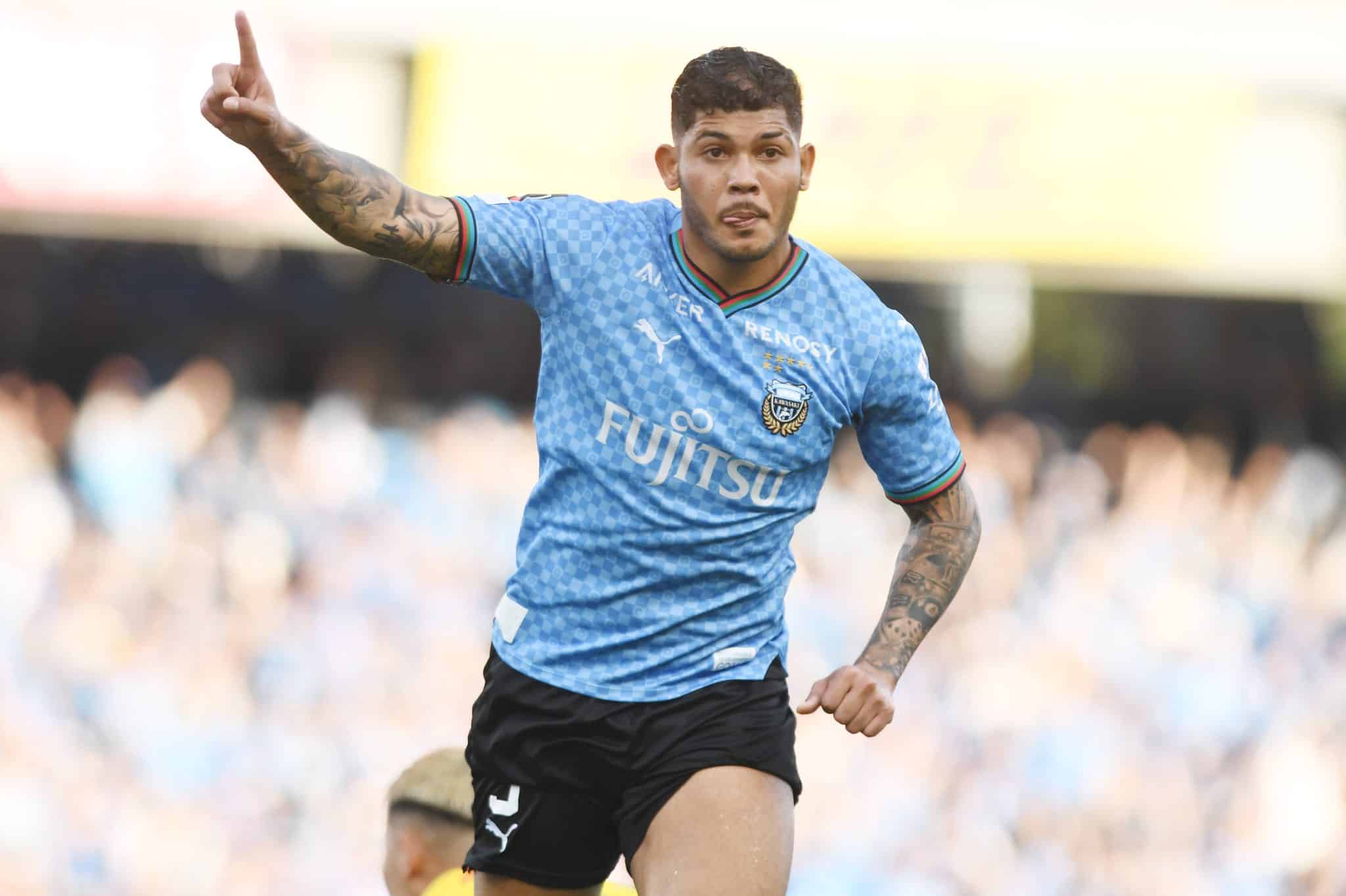 Erison em a&ccedil;&atilde;o pelo Kawasaki Frontale 