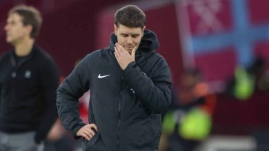 Pressionado na Premier League, t&eacute;cnico contrata especialista do sono e abandona carro