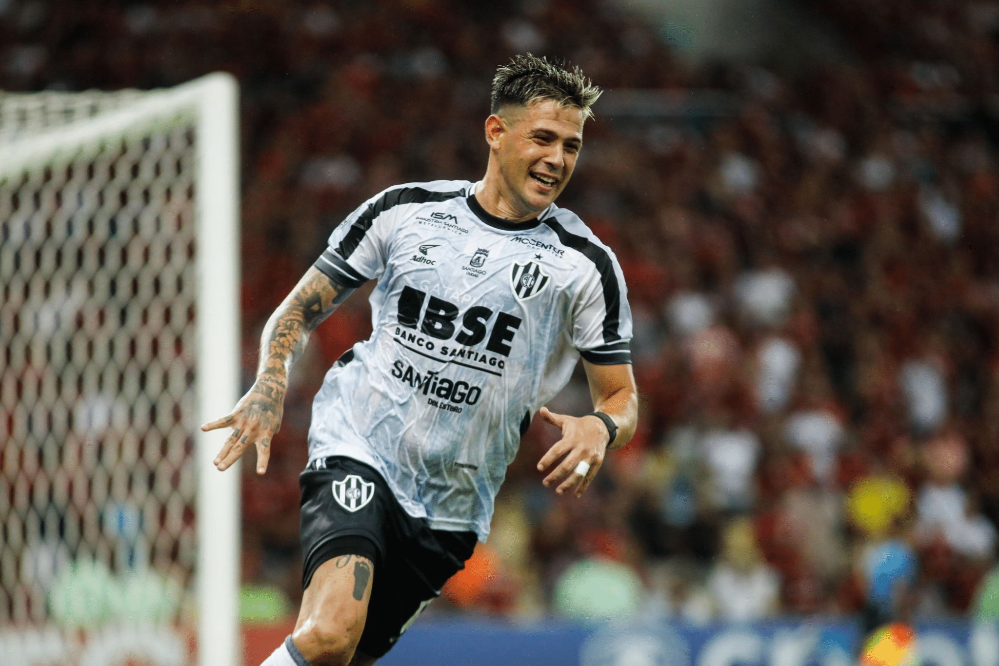 Heredia comemora gol do Central C&oacute;rdoba