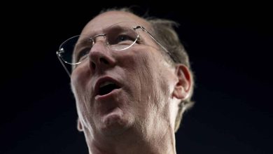 Textor &eacute; processado por ex-Botafogo por acordo n&atilde;o cumprido no futebol europeu