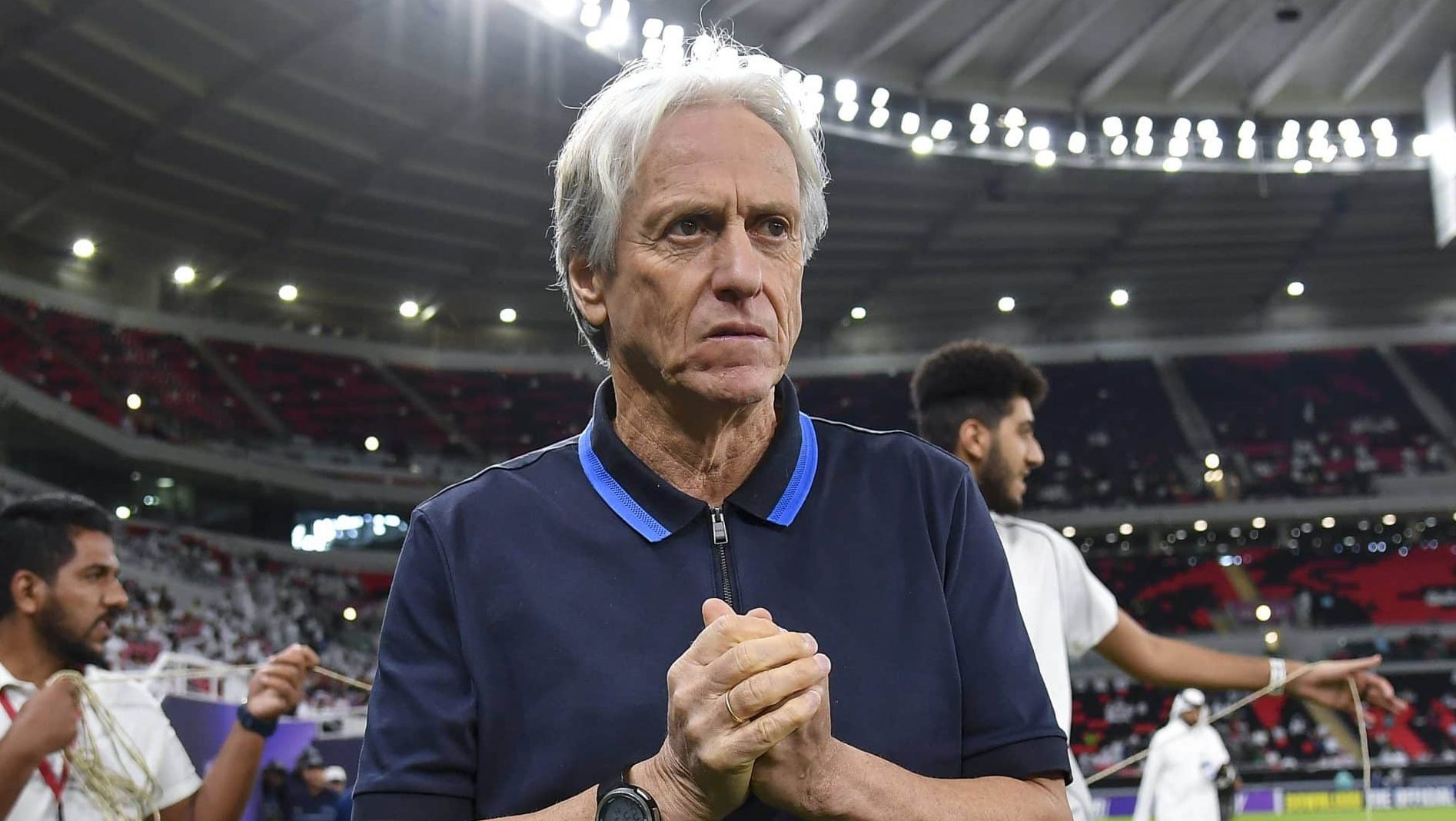 Jorge Jesus rebate pergunta ir&ocirc;nica e adota sil&ecirc;ncio sobre sele&ccedil;&atilde;o brasileira