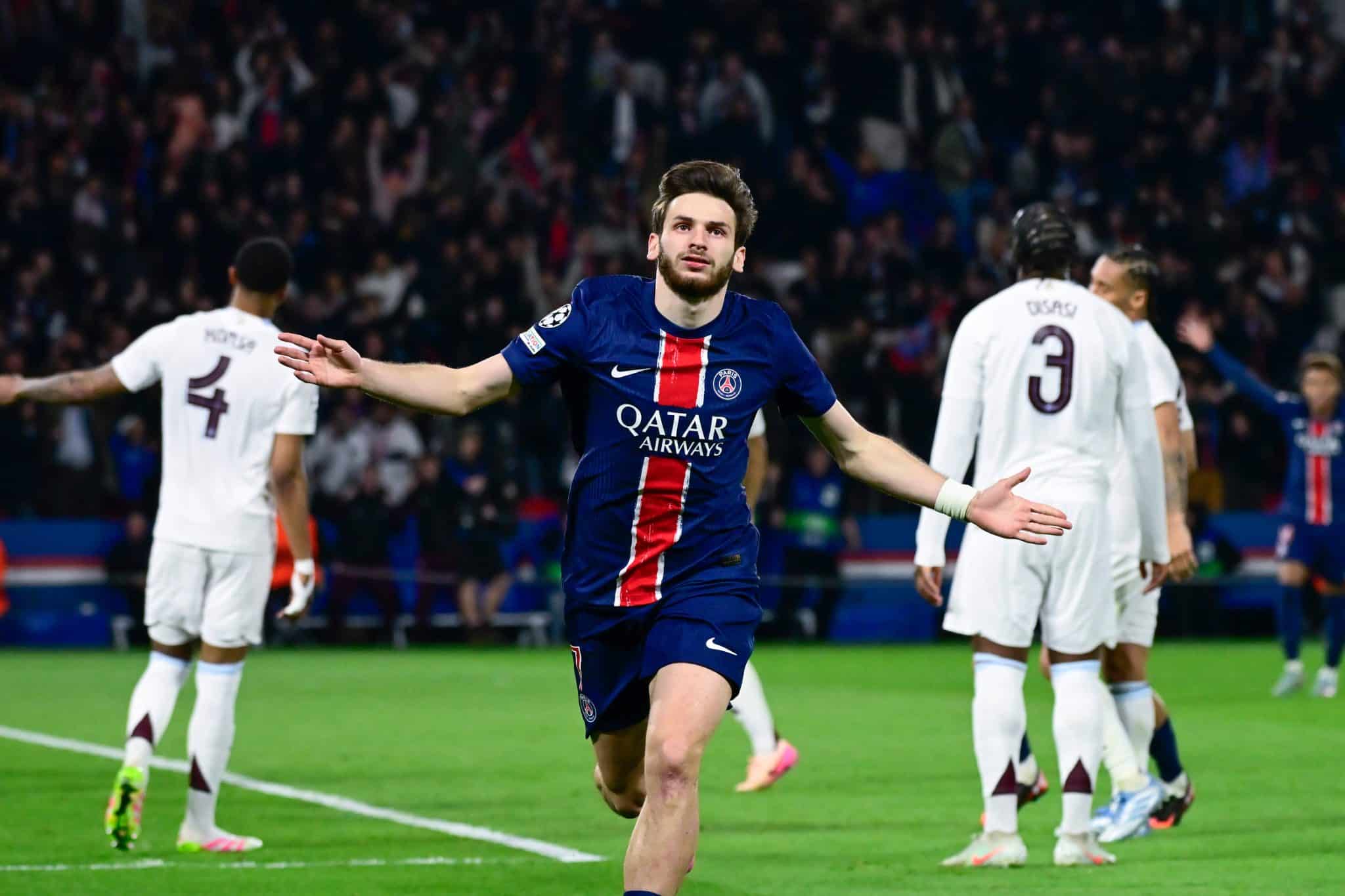 Kvaratskhelia anotou o gol da virada do PSG sobre o Villa
